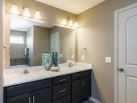 27_Photo27